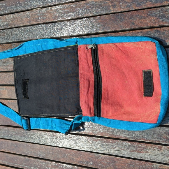 Fair Trade Made In Nepal Small Purse - Picture 2 of 5